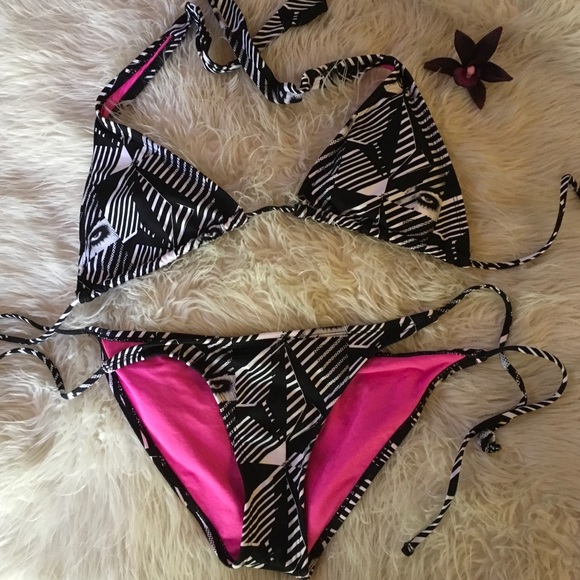 Volcom Bikini size L excellent like new pre- owned - Picture 4 of 4